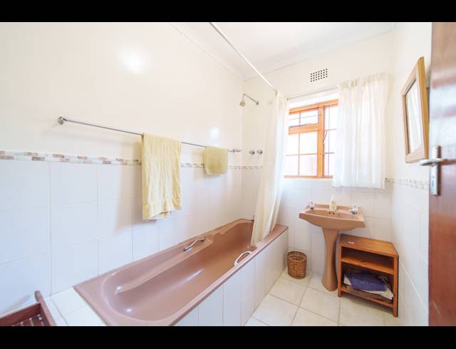 3 BEDROOM HOUSE FOR SALE IN BONZA BAY